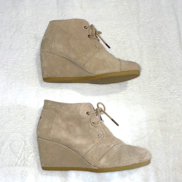 Toms Heeled Bootie Boots - Picture 5 of 9
